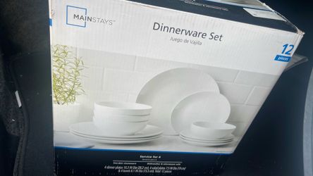 Dinnerware set for sale