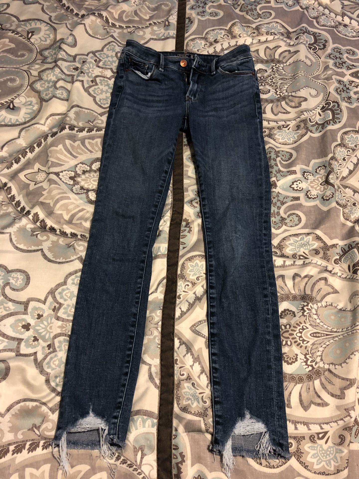 Women’s - size OO (24) jeans - Abercrombie & Fitch