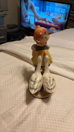 M J Hummel #47ll 24 Goose Girl