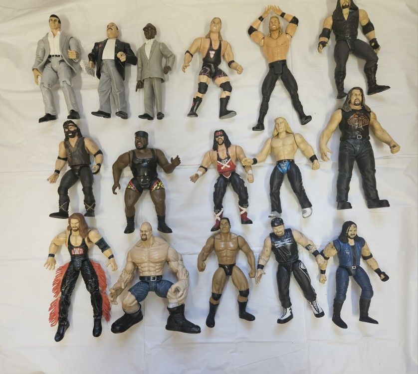 WWF Action figures 17 Total