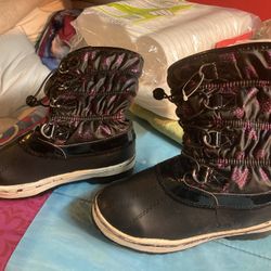 Girls Snow Boots Size 2 M