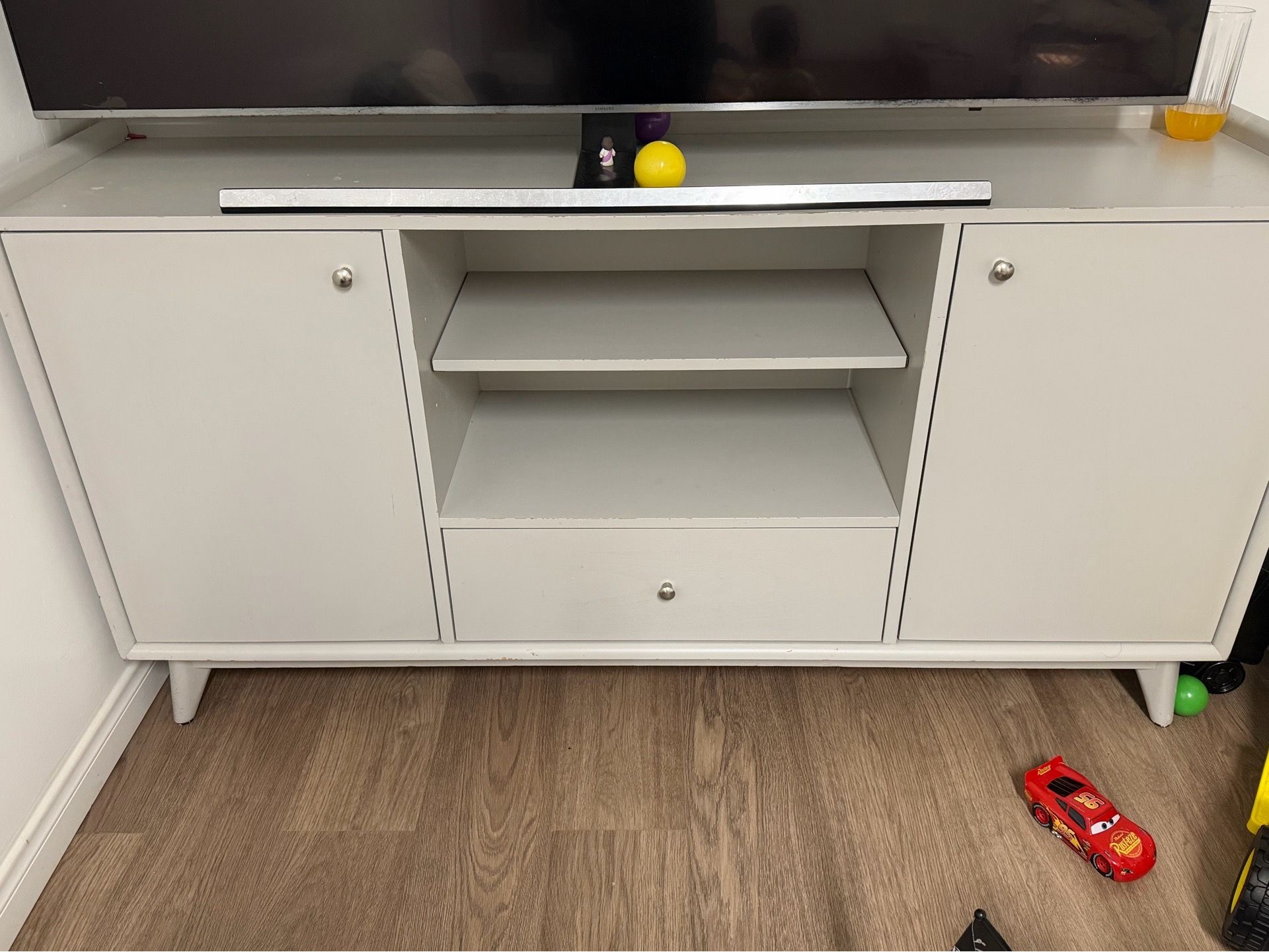 Tv stand