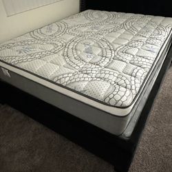 Queen Size Mattress Pillow Top 12" Brand New Mattress. Same Day Delivery.