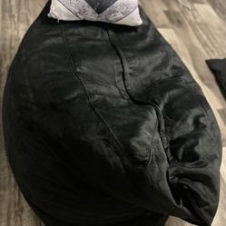 Black Velvet Pillow Sac