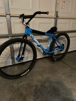 Cookies Throne 29 inch