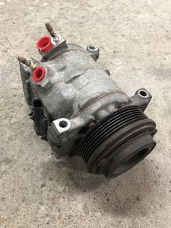 2010 OEM town & country AC compressor