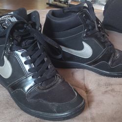 Women's Size 8.5 Nike's 