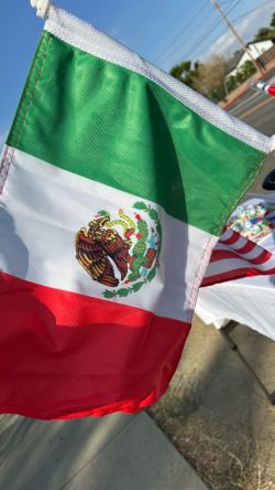 Banderas y llaveros