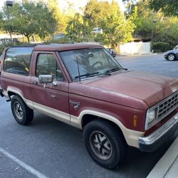 1986 Ford Bronco 2