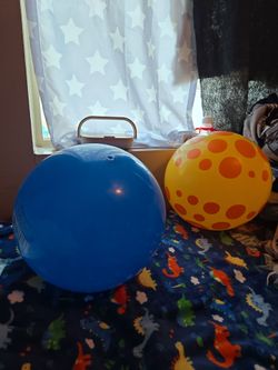 Inflatable Play Balls Set of 2