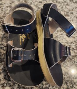 Toddler Girls SaltWater Sandals. Size 8 $20