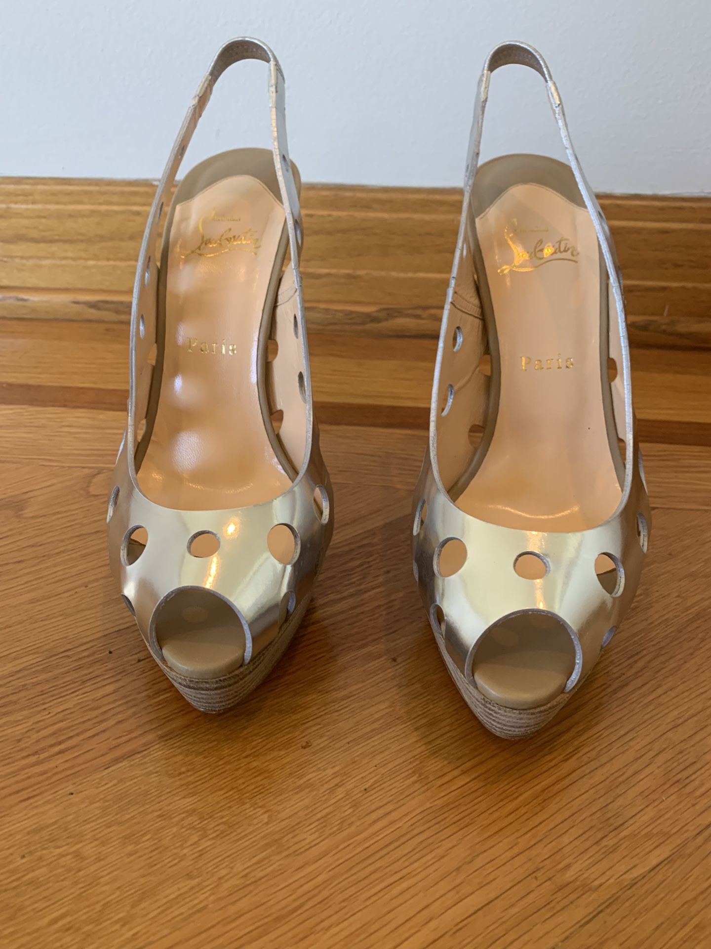 CHRISTIAN LOUBOUTIN GINZA 140 SPECCHIO SANDALS/HEELS ***Like New***