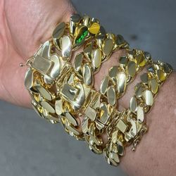 Handcrafted polished premium 14k stamped gold plated Cuban bracelet 🔥🔥