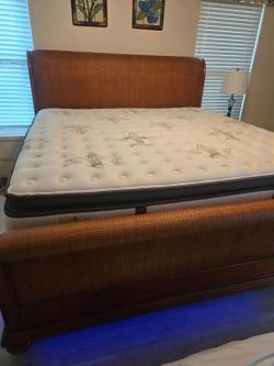 Like New king size Stearns and foster luxury mattress
