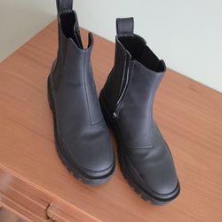 Vionic Boots 6.5