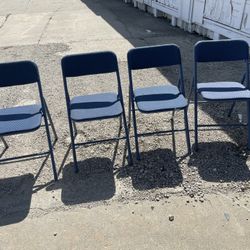 4 matching folding chairs 