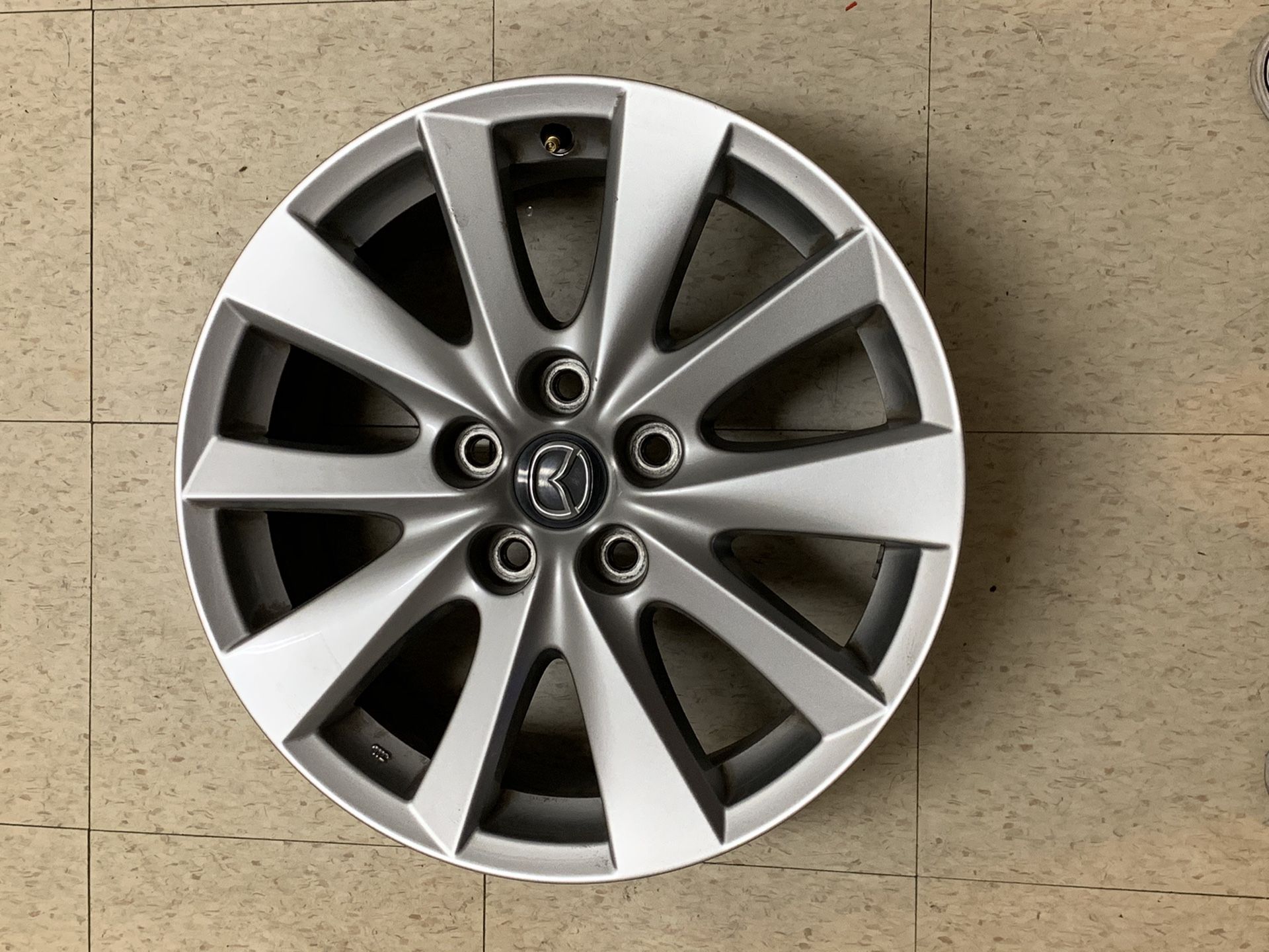 Mazda CX-9 stocks (4 rims )