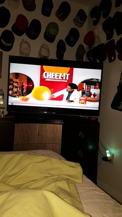 55 inch Samsung smart tv clean