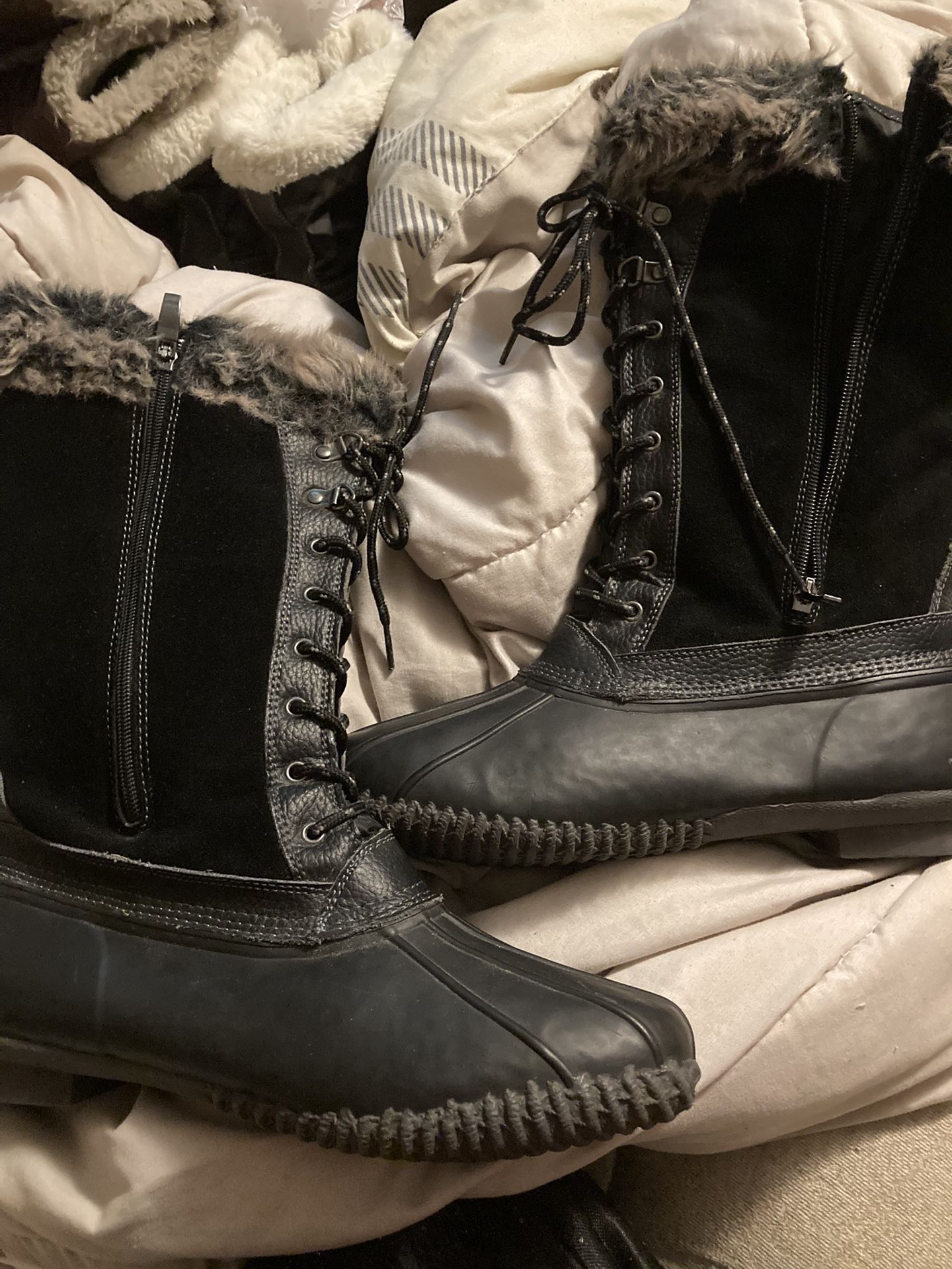 Woman’s Snow Boots Size 10.5
