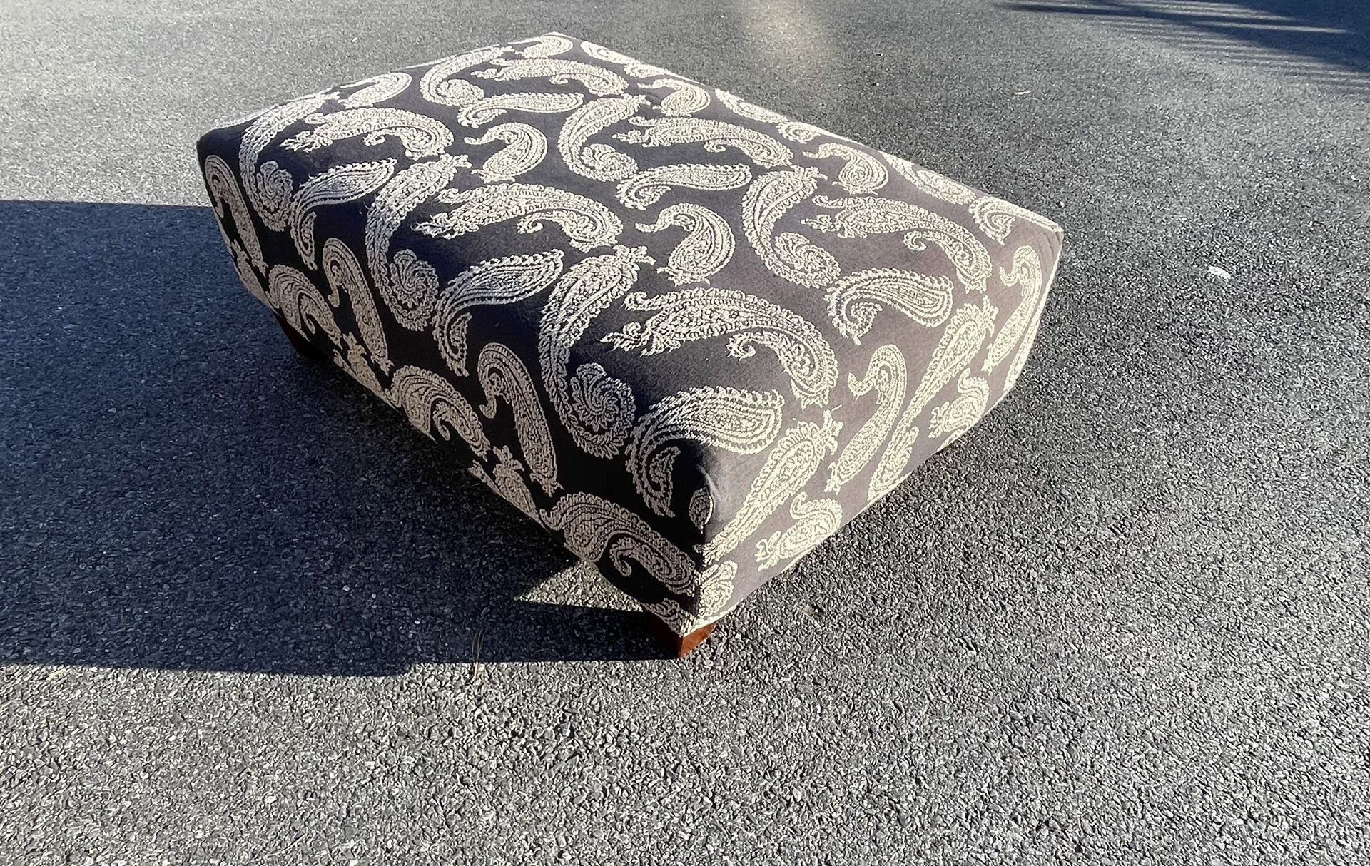 Free Delivery Havertys Ottoman