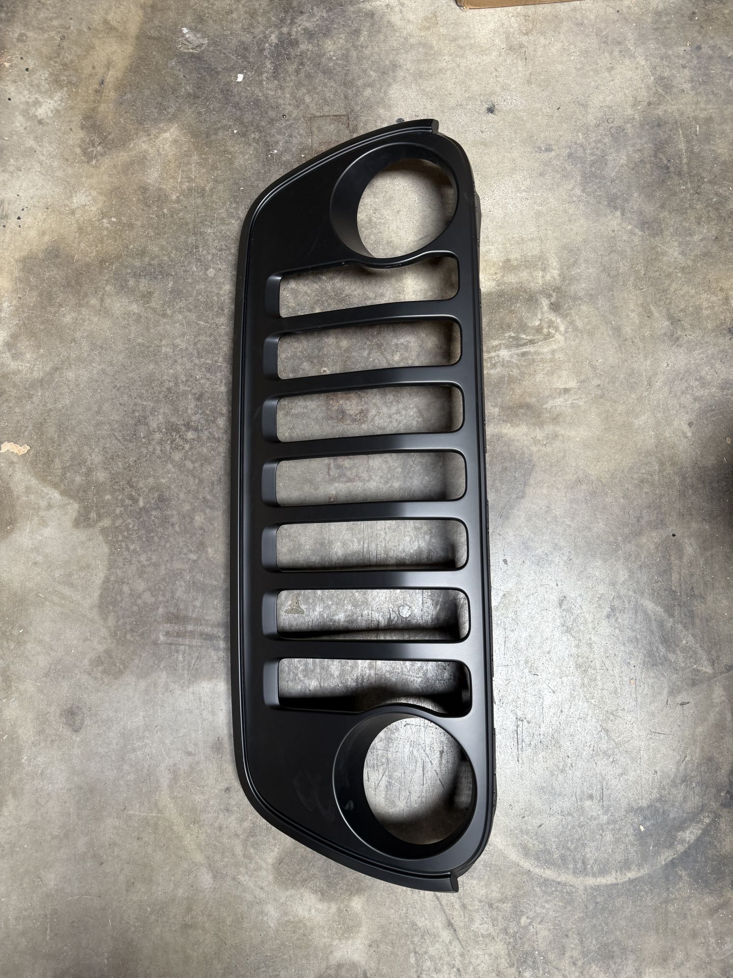 2018-2023 JEEP WRANGLER JL RADIATOR GRILLE FRONT Black UNPAINTED MOPAR Style 68370848AC Grill