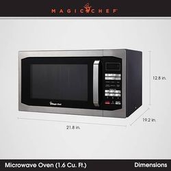 NEW Magic Chef 1.6 cu. ft. Countertop Microwave with Stainless Door 