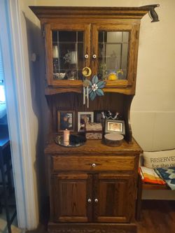 Curio cabinet