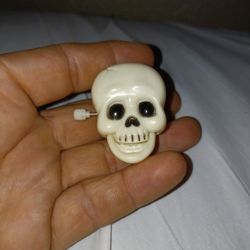 1980s Hallmark Chattering Skull Windup