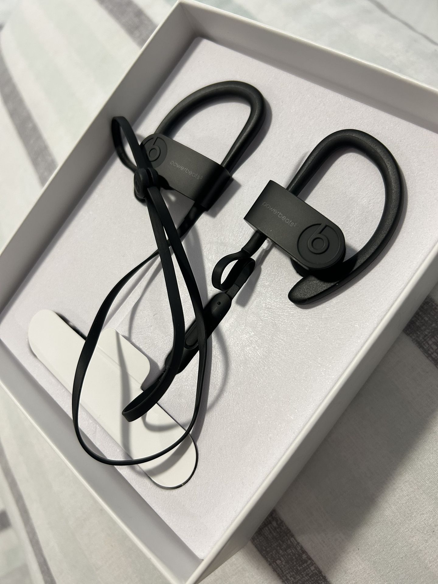 Powerbeats3 -Black wireless headphones