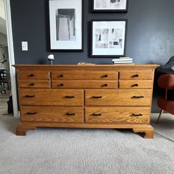 Jamestown Sterling 7 Drawer Oak Dresser