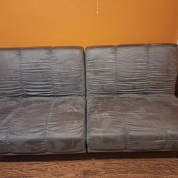 Sofá Cama. Futon  $195 Oferta Baja No Respondo