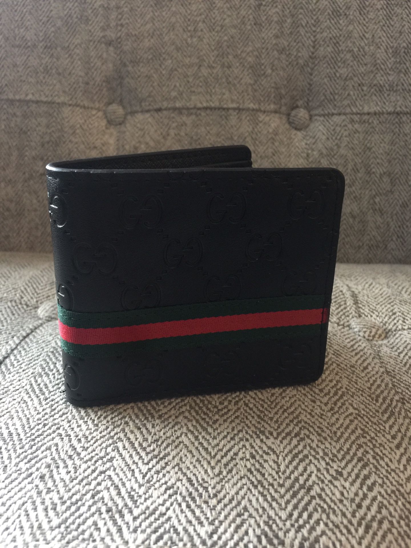 Men wallet (I don't have the box)