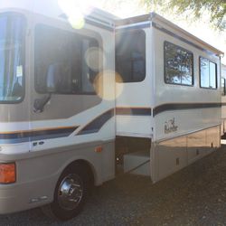 1999 Fleetwood Bounder 