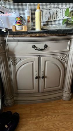 Accent Chest  / storage bedside / luxury