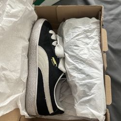 Black And White Pumas Suede XL