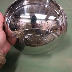 One New Vintage Style Hubcap