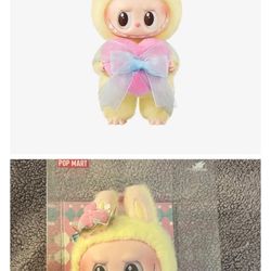 Labubu Checkmate Queen Pendant 