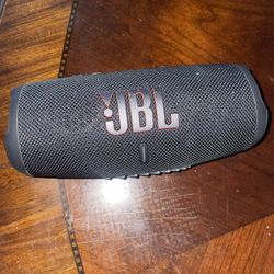 JBL Charge 5