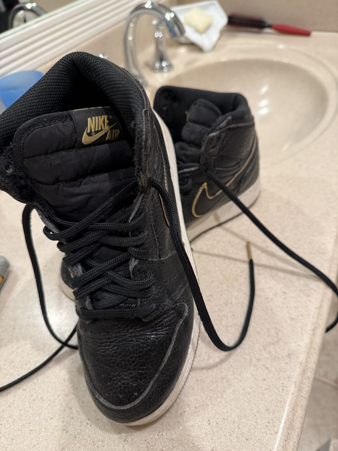 Nike Air Jordan 1 Retro High OG-Men's 7.5-