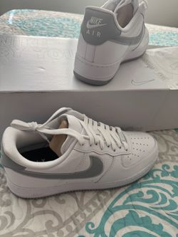 Men’s 10.5  Nike Air Force 1 Low