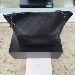Chanel tote bag