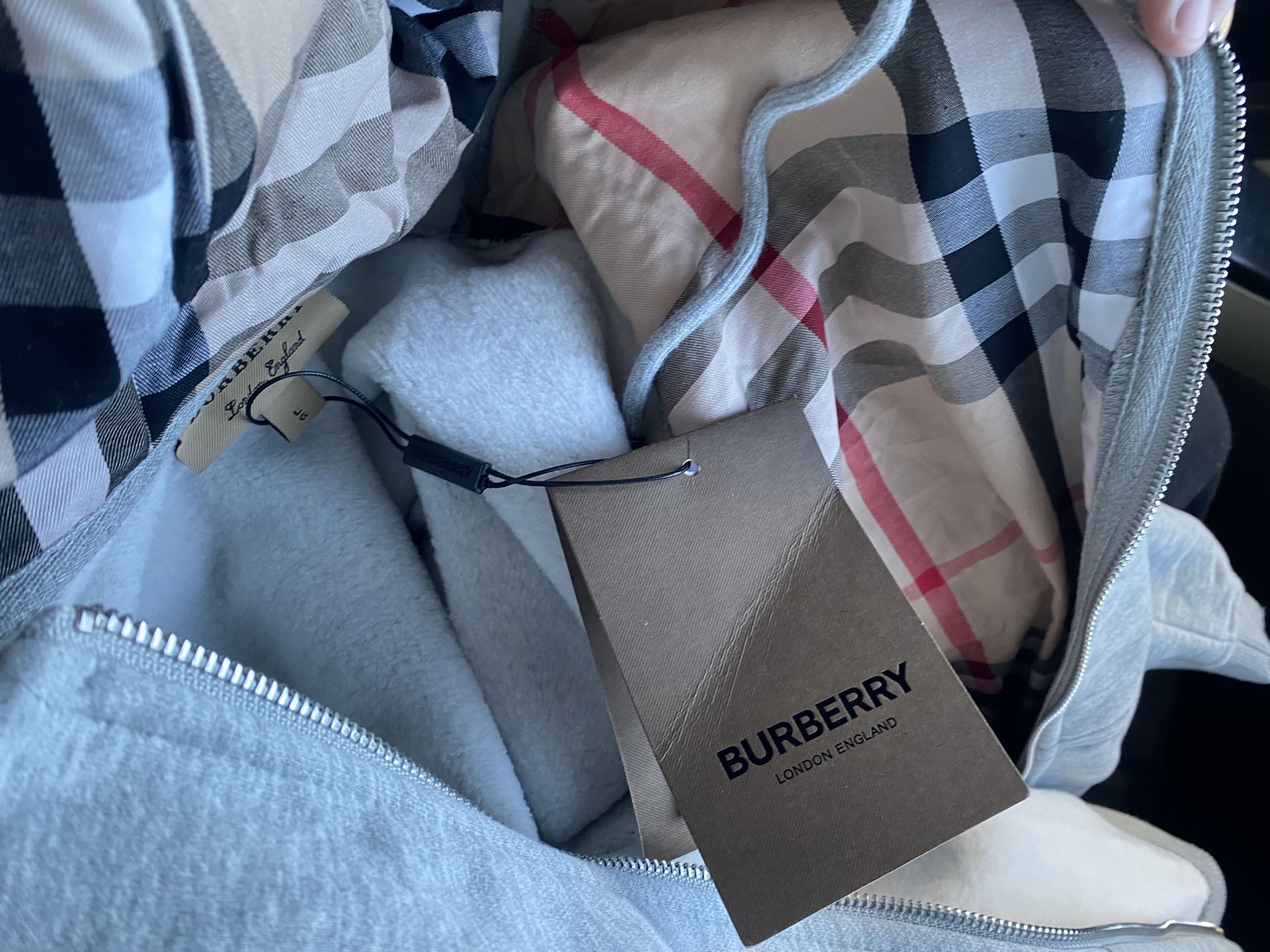 Burberry zipup
