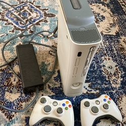 Xbox 360 120GB W/Cords And 2 Controllers 