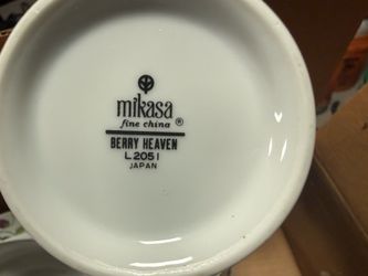 Mikasa fine China - Berry Heaven set