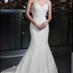 Justin Alexander Full Lace Wedding Dress Thumbnail