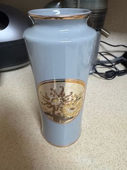 Vintage Art of Chokin Japanese Porcelain Vase with Gold Trim