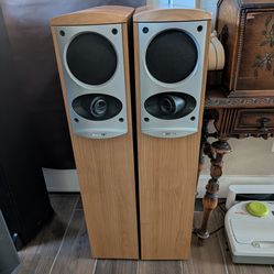 Bose 701 powered speakers