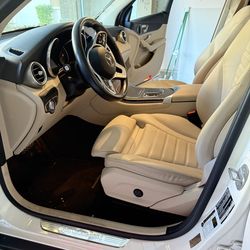 2020 Mercedes-Benz GLC 300