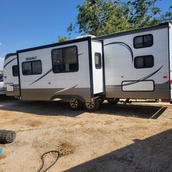 2016 travel trailer 28 footer 