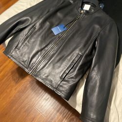 COLE HAAN  BLACK LEATHER JACKET ( SIZE  L MEANS)